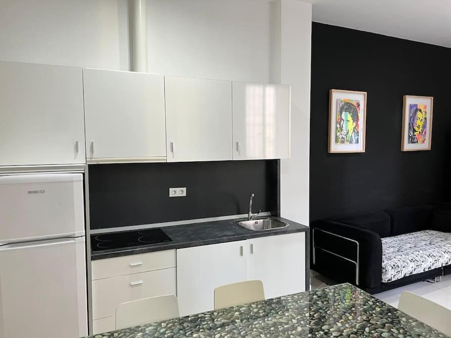 Japanese Style 9 Person Flat, Close To Alhambra Apartamento Granada