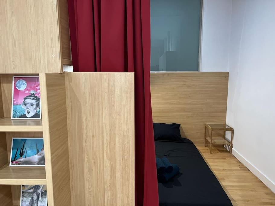 Japanese Style 9 Person Flat, Close To Alhambra Granada