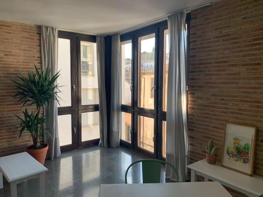Cosy Flat/nearly Touching Alhambra/great Views