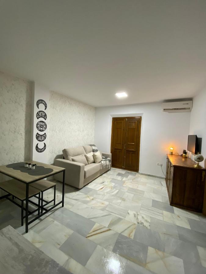 Expoholidays - Homely Apartment Granada