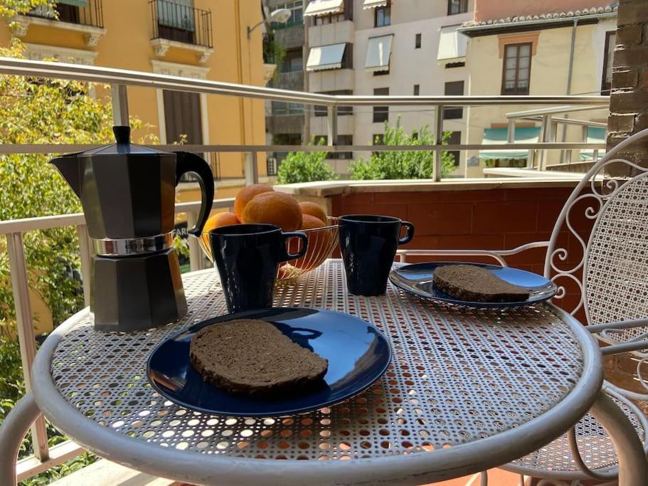 Apartamento Piso En El Centro De Granada. Parking Opcional