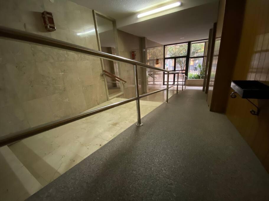 Piso En El Centro De Granada. Parking Opcional *