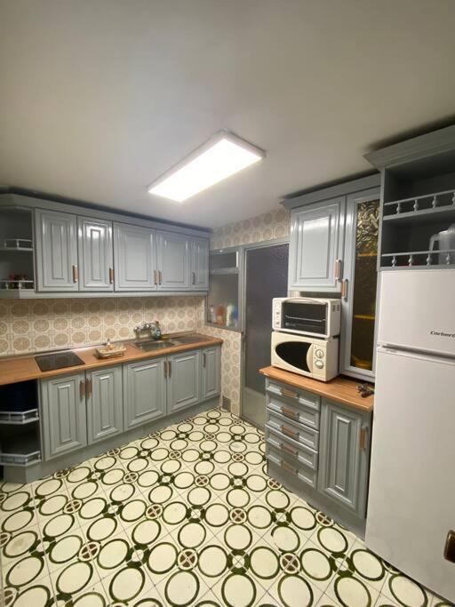 Piso En El Centro De Granada. Parking Opcional Apartamento *