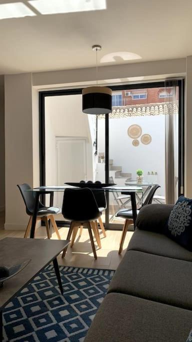Soleada, Amplia Y Renovada Vivienda *