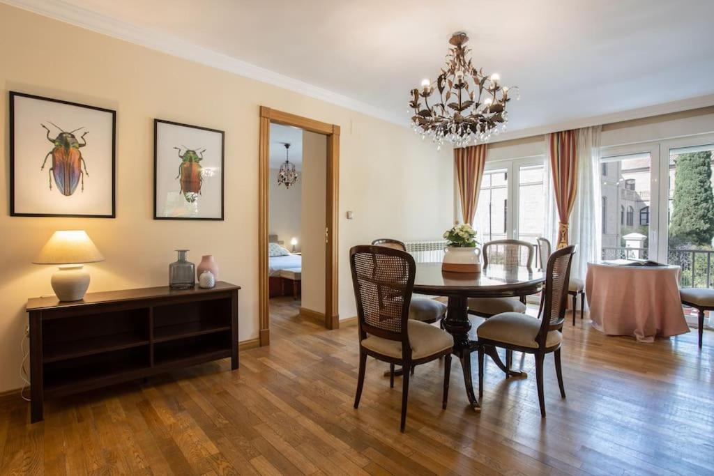 Apartamento Centrico Y Espacioso. Parking Gratuito. *