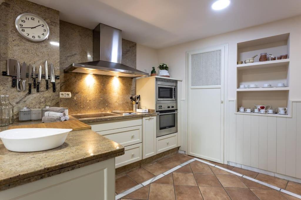 Apartamento Centrico Y Espacioso. Parking Gratuito.