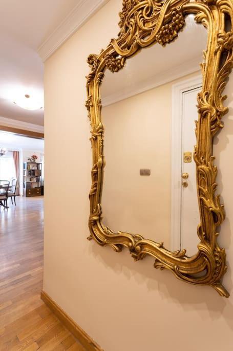 Centrico Y Espacioso. Parking Gratuito. Apartamento Granada