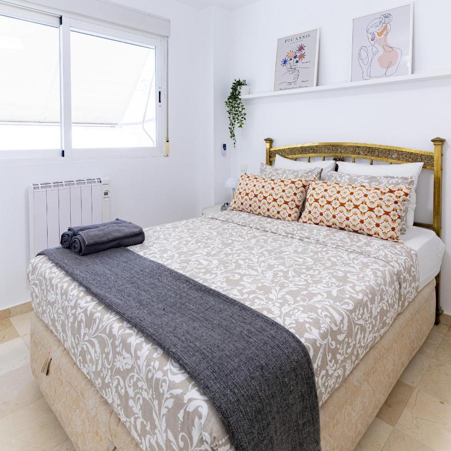 Mariana & Ganivet - Hostatel Apartment