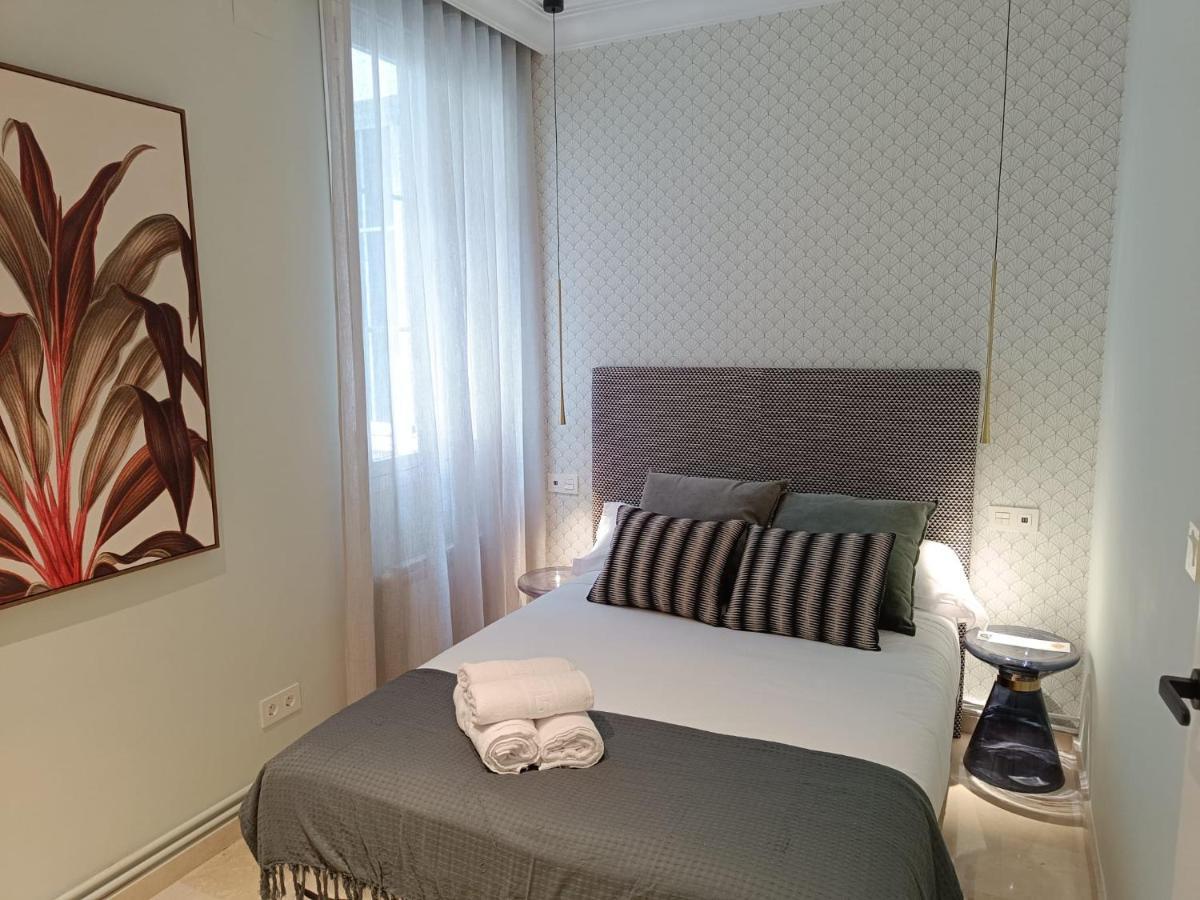 Pie De Torre Catedral Apartment