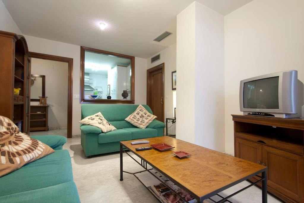 Gorgeous Free Parking In The Building Apartamento Granada