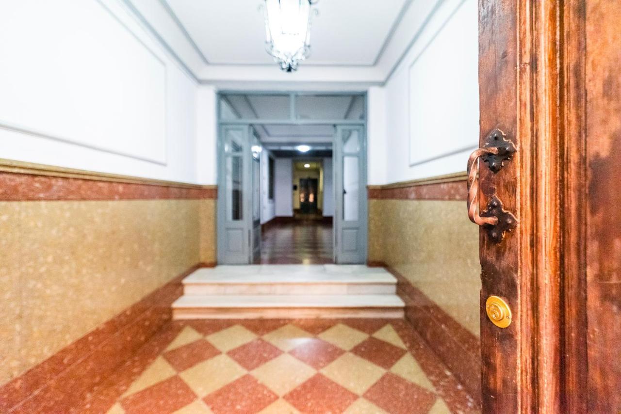 Apartamento Wekey Homes San Miguel Con Patio, Centro Ciudad Granada