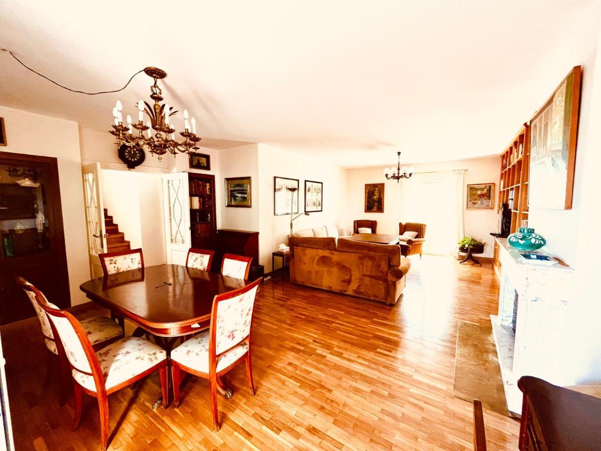 Mercedes Villa *