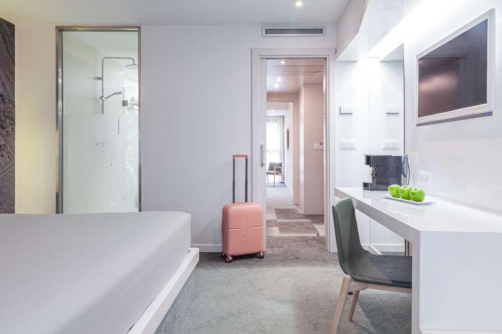 Five Senses And Hotel