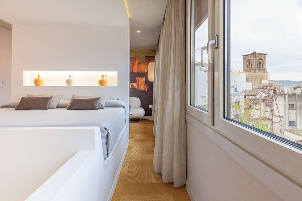 Five Senses And Hotel Granada