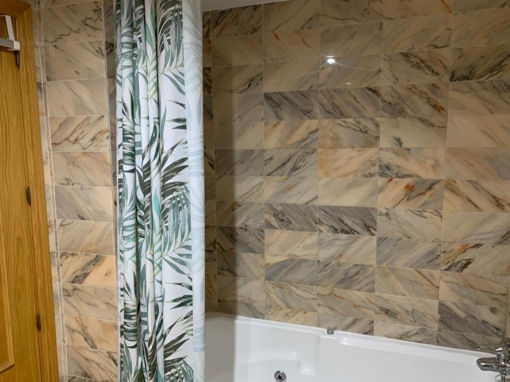 Con Encanto Y Parking Privado Y Gratuito Apartamento Granada
