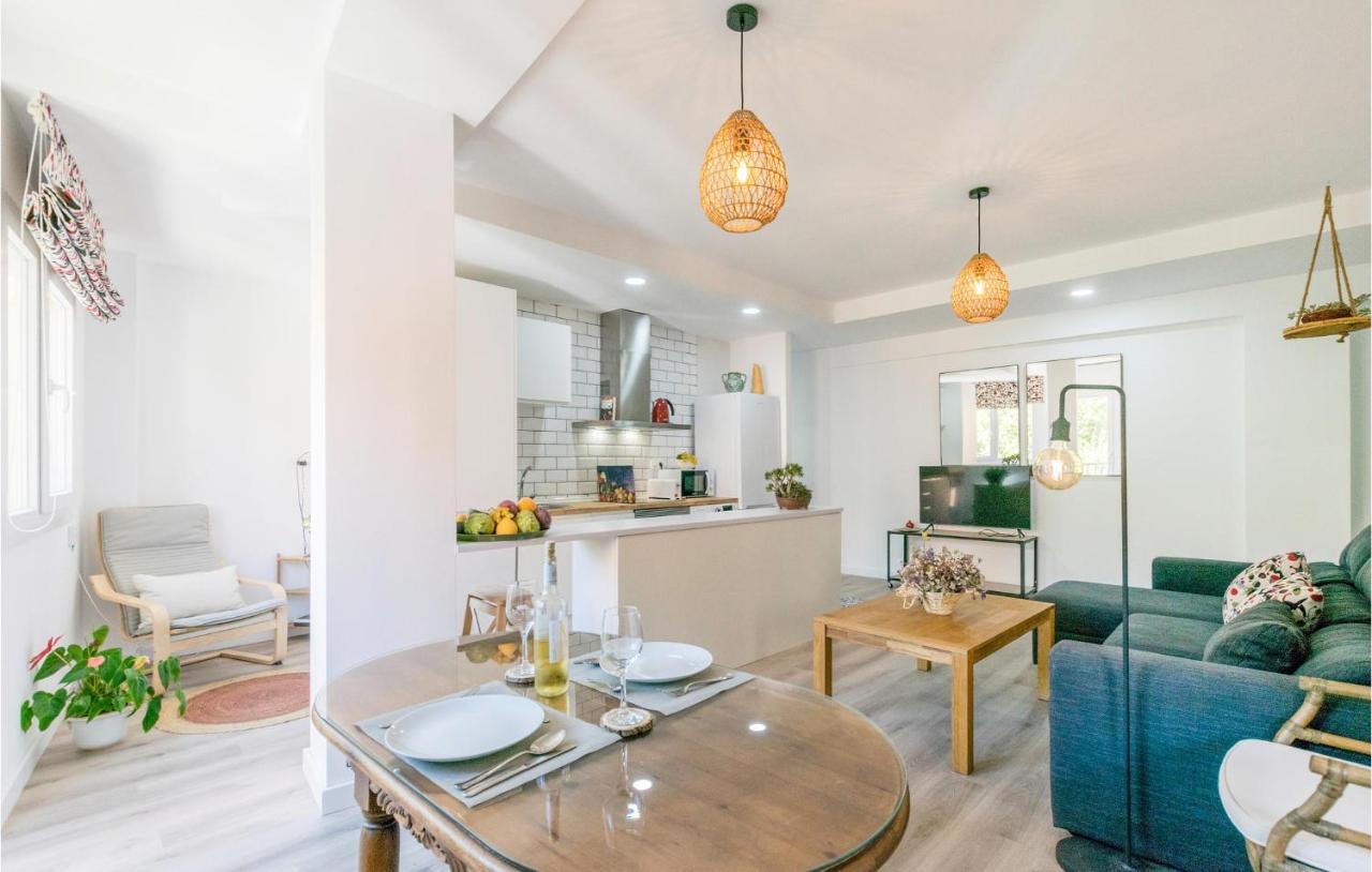 Beautiful In With Kitchen *
