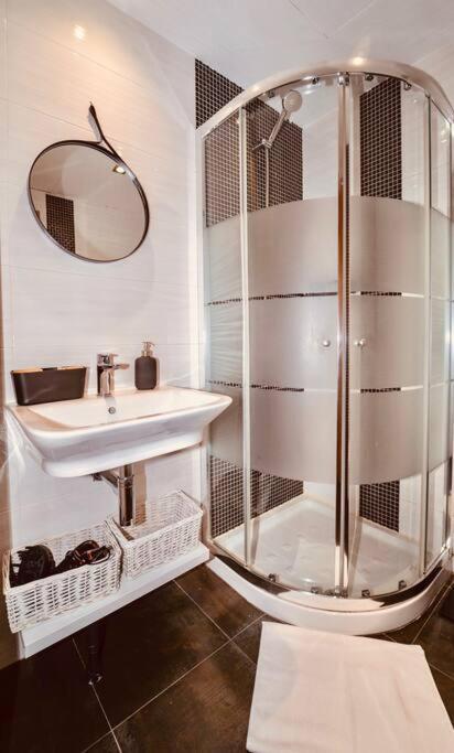 Postigo Catedral Con Parking Opcional Apartment