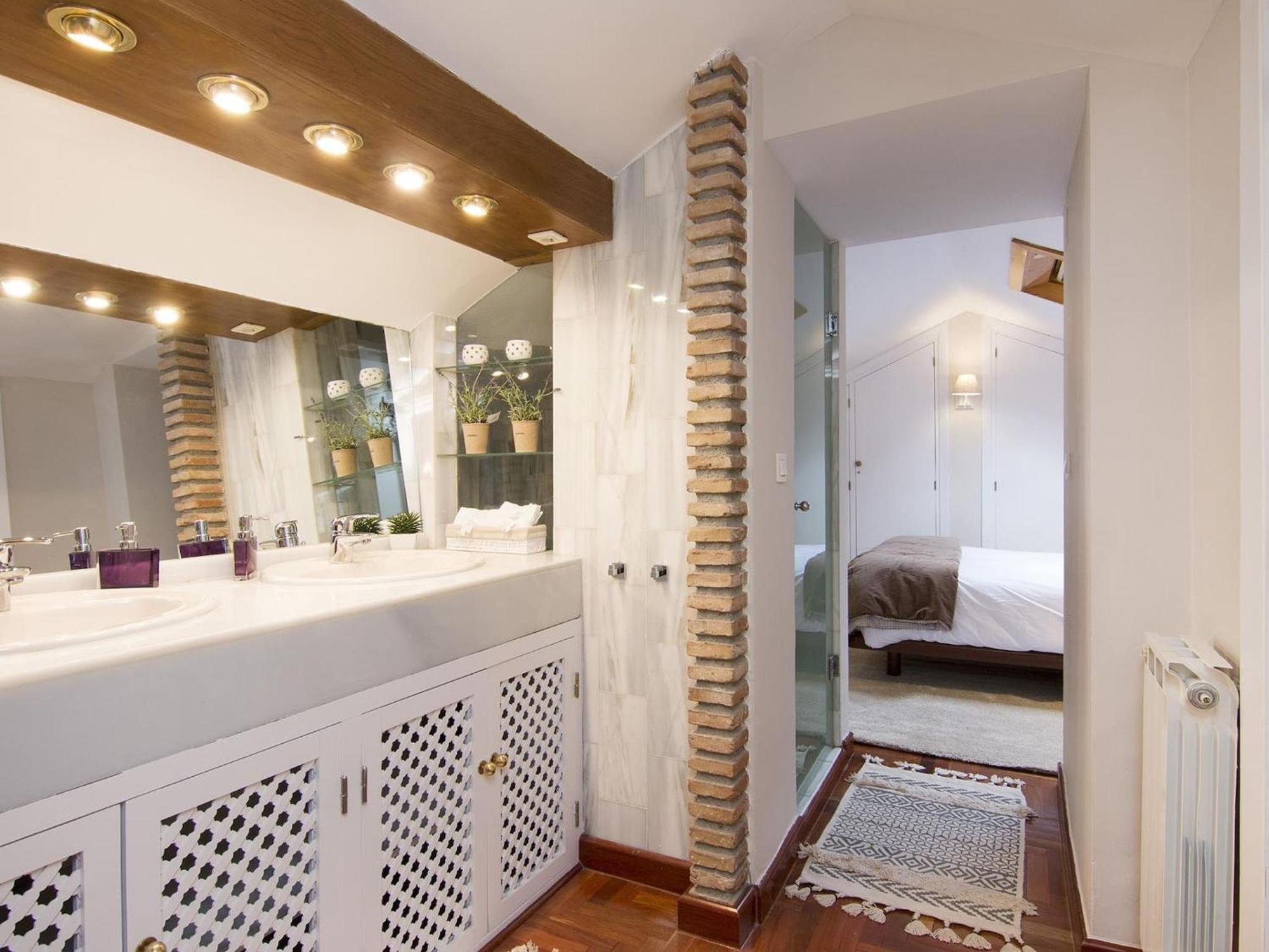 Chezmoihomes Alhambra Penthouse