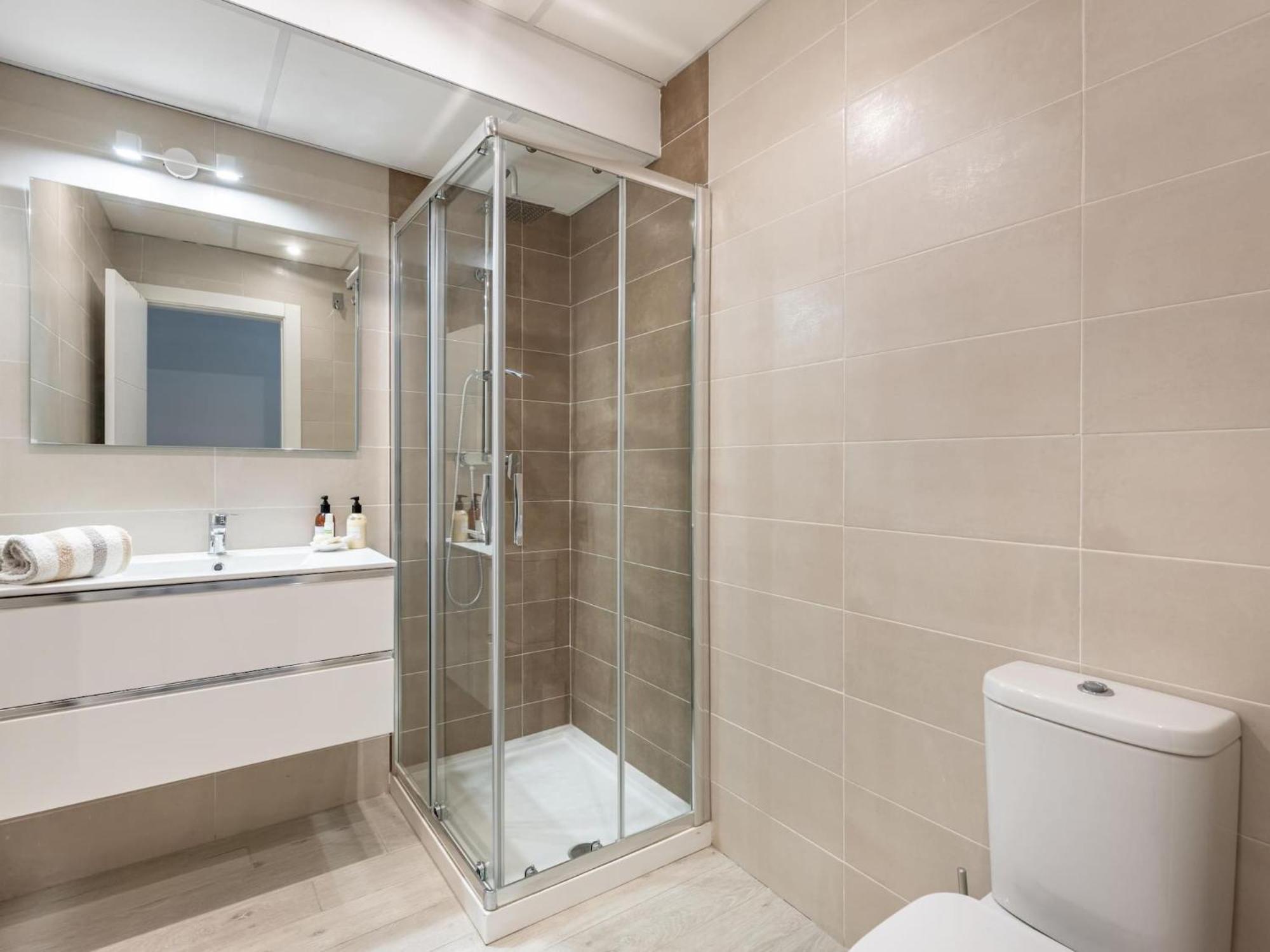 Stylish And Elegant 1 & 2 Bedroom I
