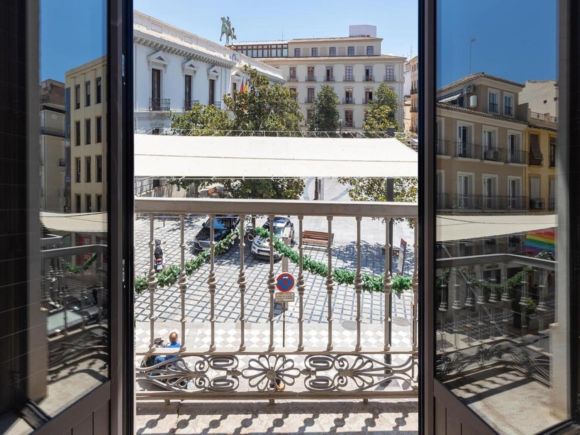 Elegant Town Hall With Views Apartamento *