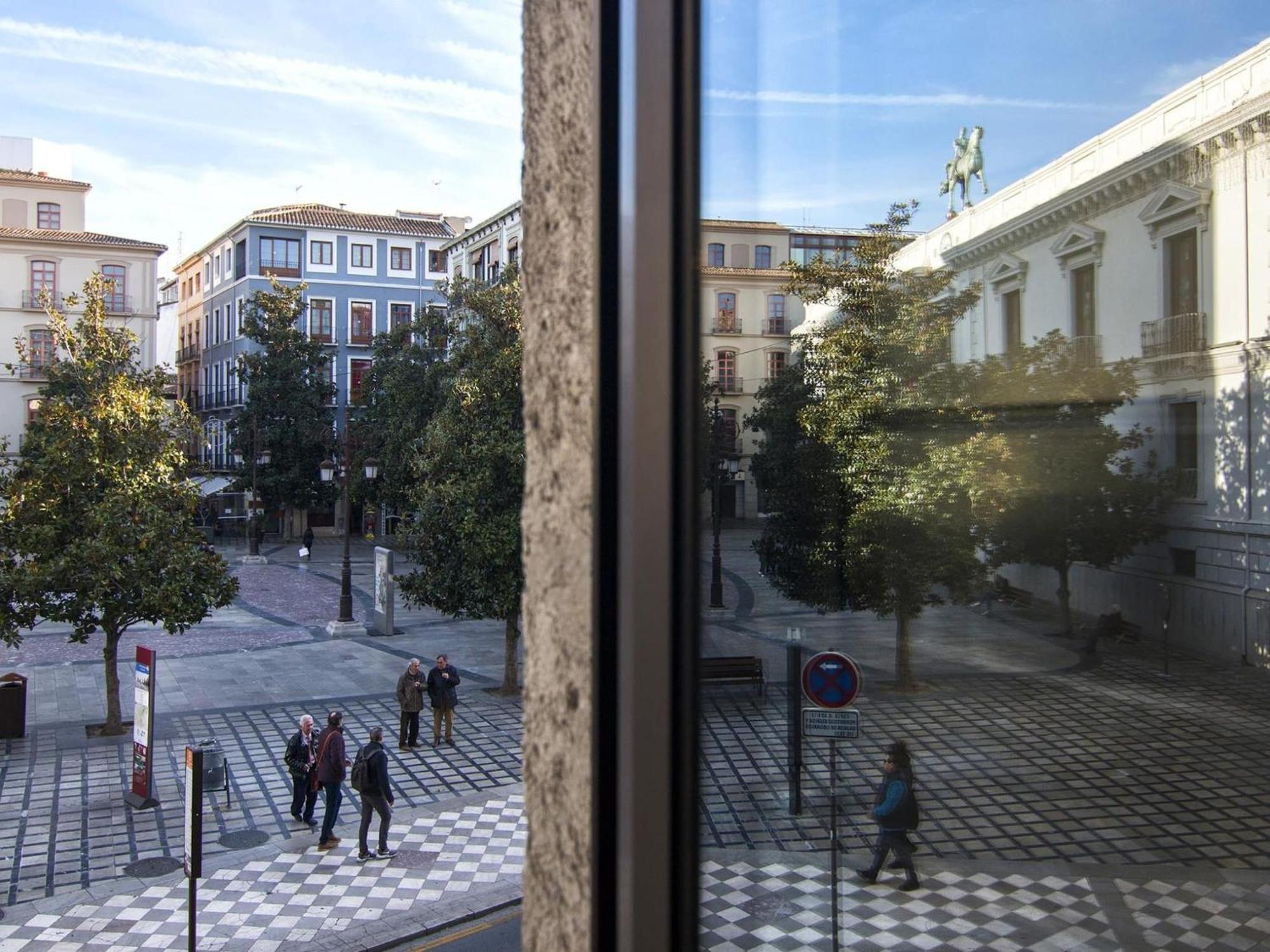 Elegant Town Hall With Views Apartamento *