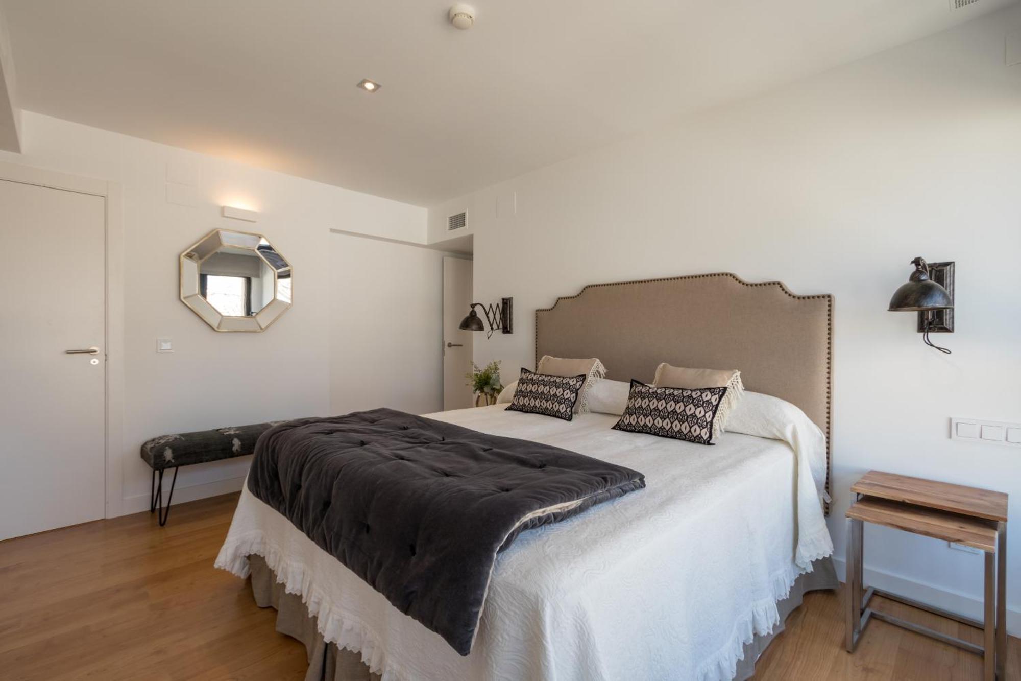 Chezmoihomes Plaza Nueva Premium *