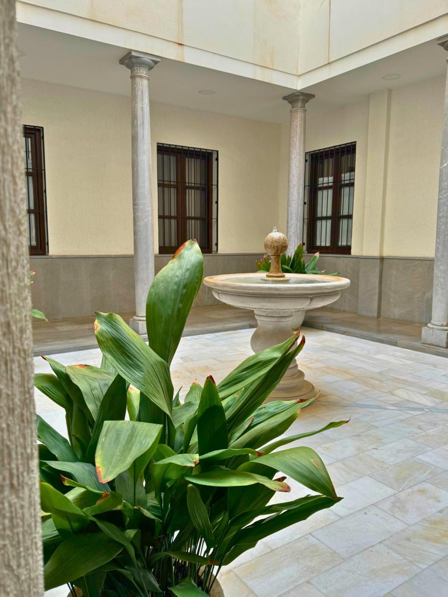 Home4u Apartamento Centro De * Granada
