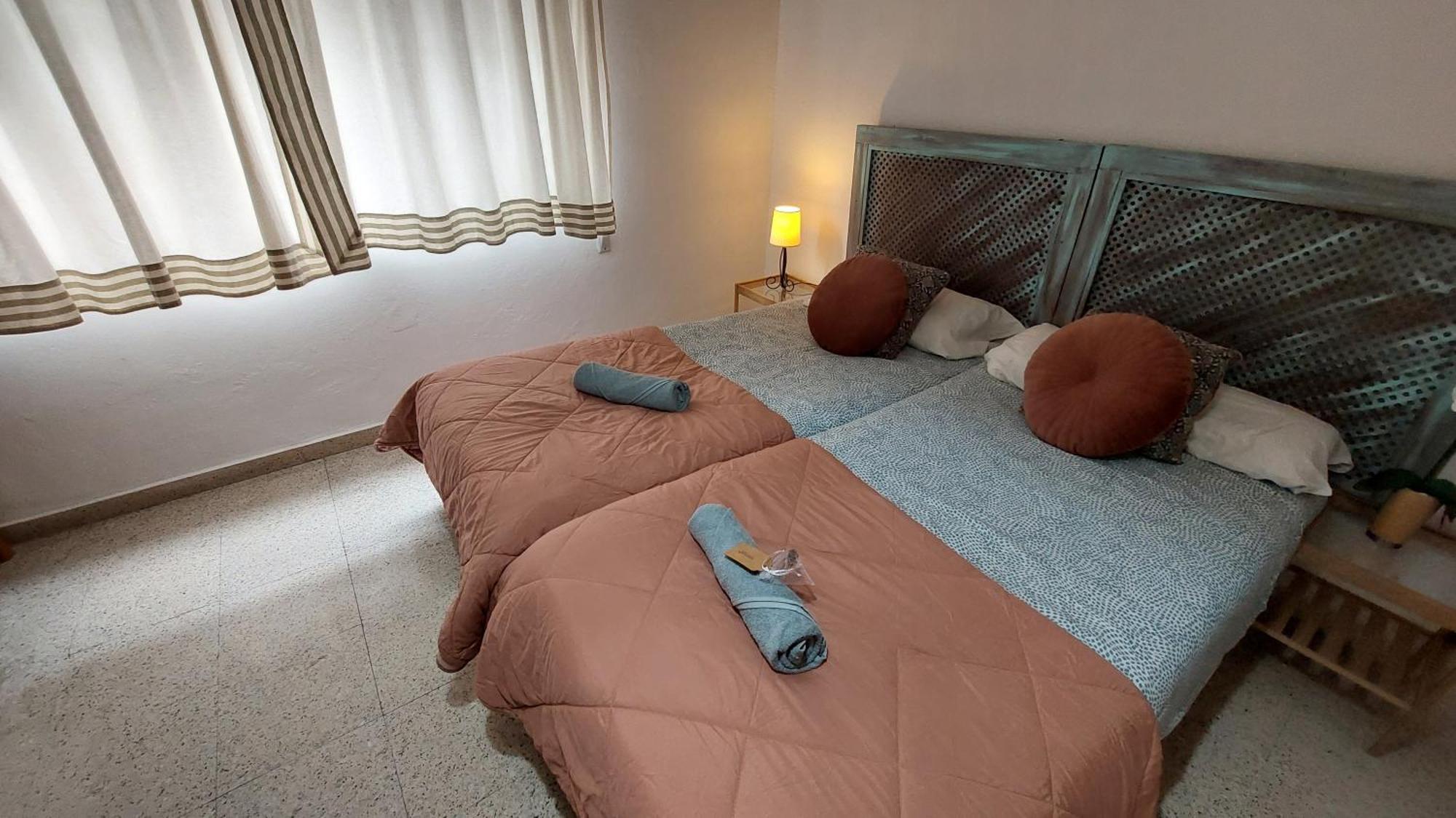 Céntrico Piso Con Aparcamiento Granada
