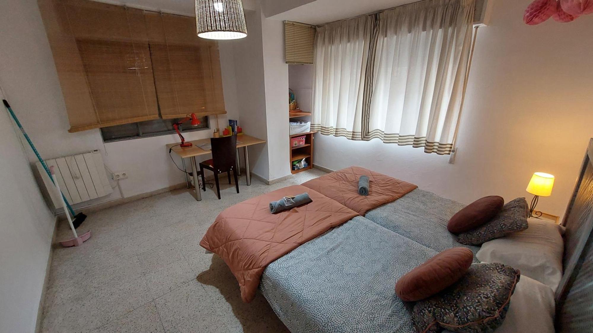 Céntrico Piso Con Aparcamiento Granada