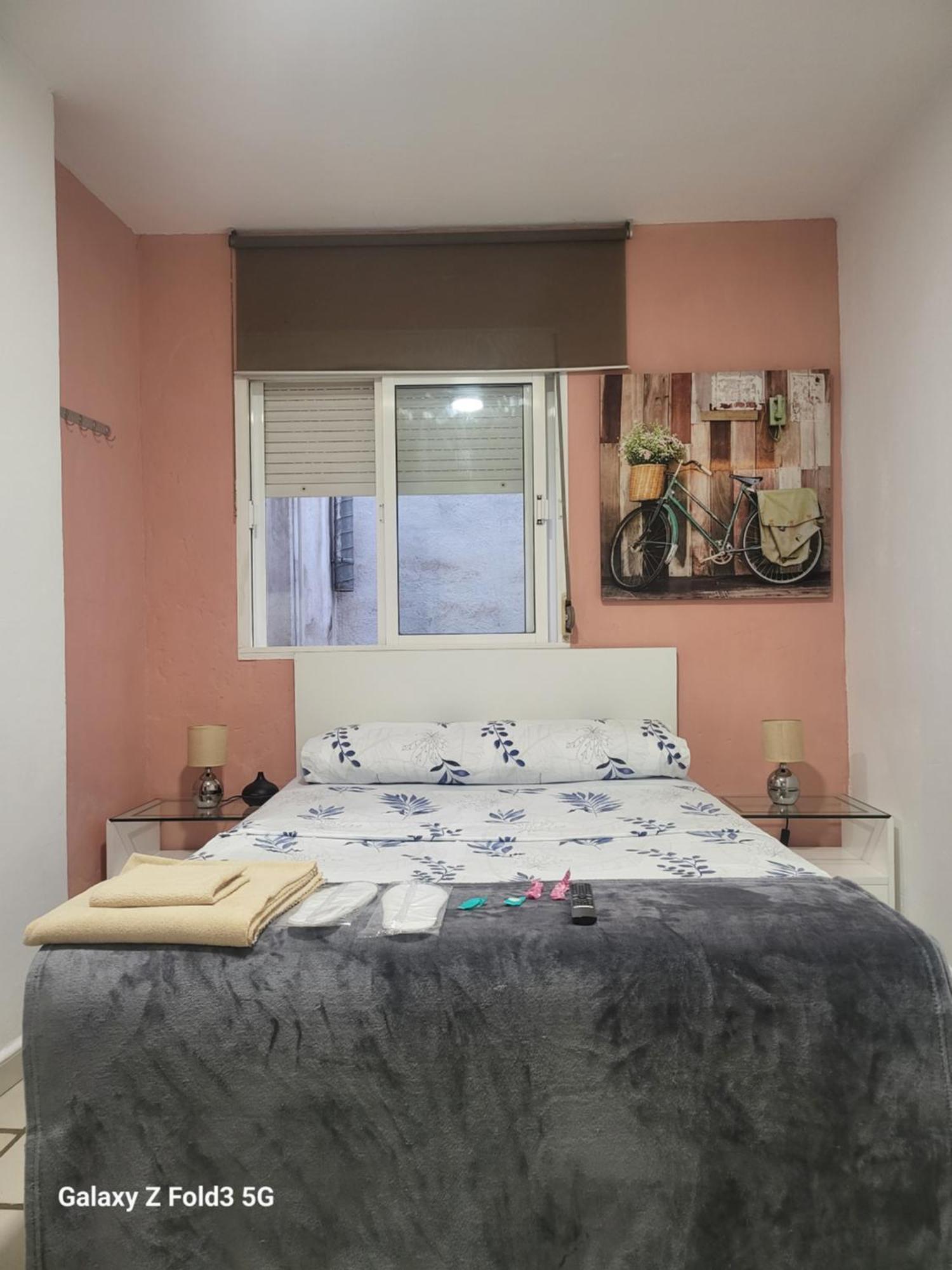 Muy Centrica. Habitación en casa particular Granada