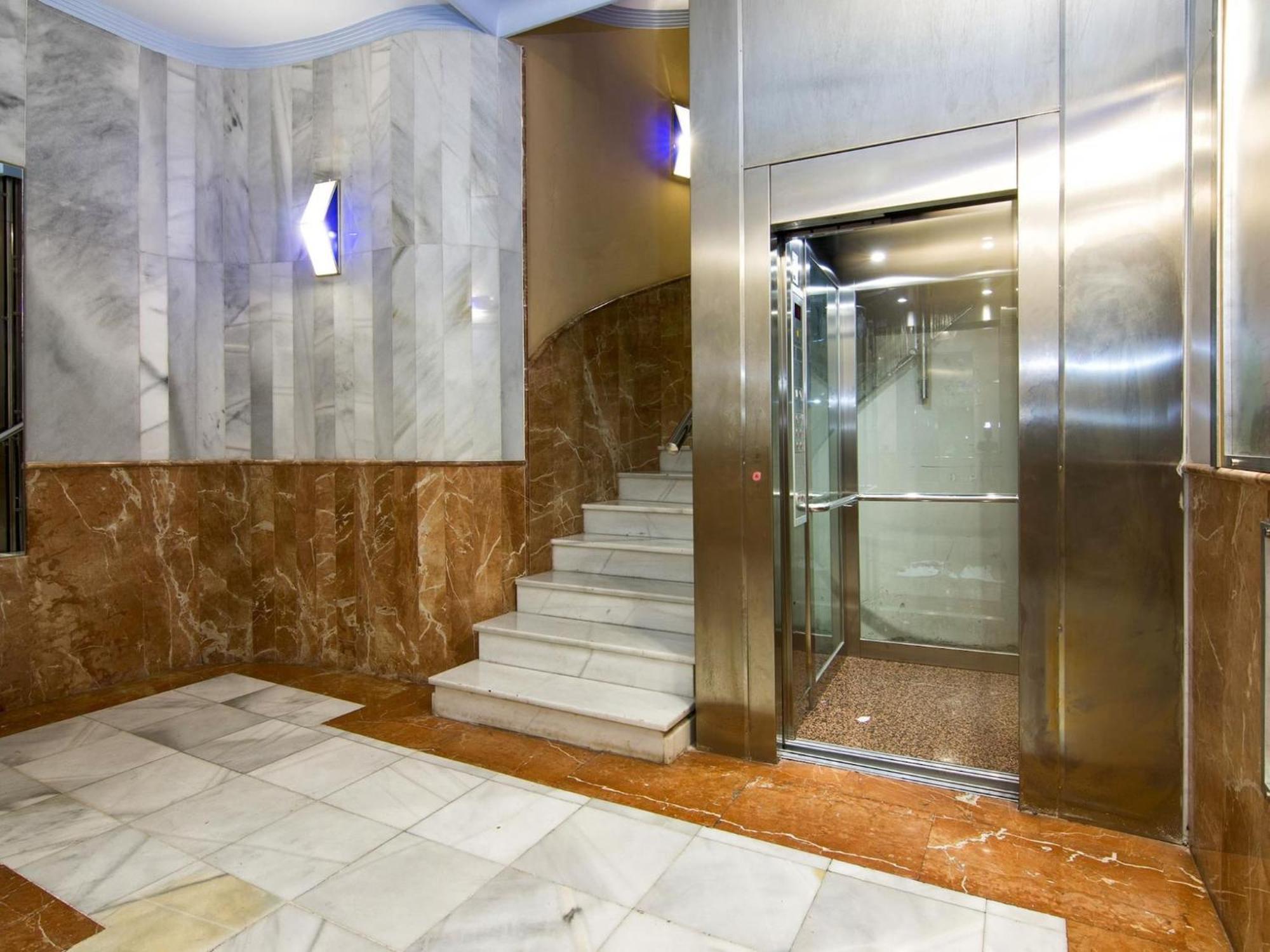 Elegant Town Hall With Views Apartamento Granada