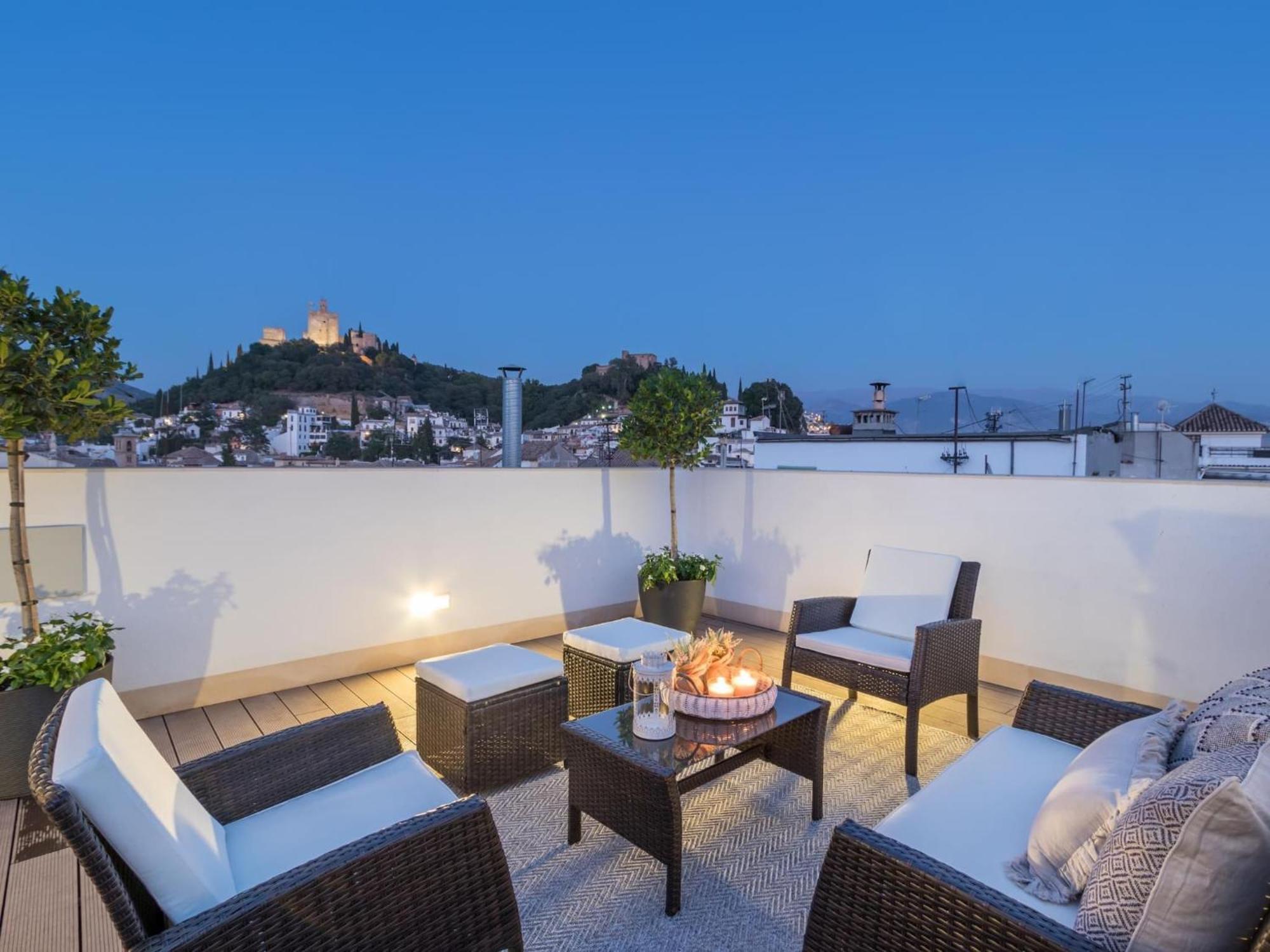 Chezmoihomes Luxury Plaza Nueva Penthouse *