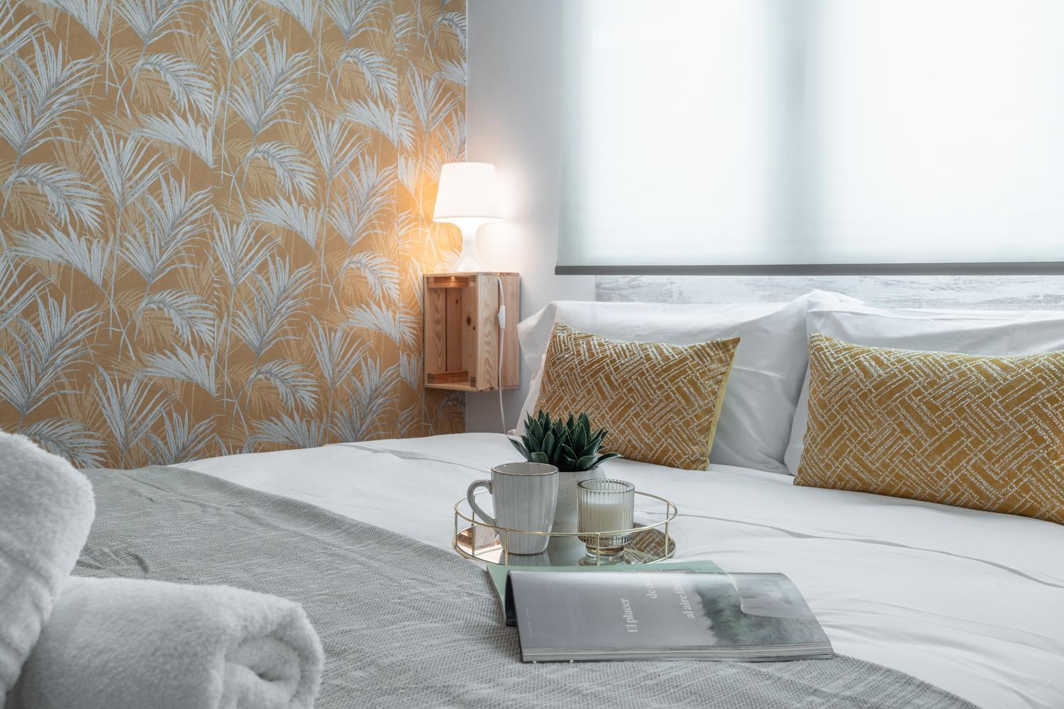Tuguest Santa Paula Iii *