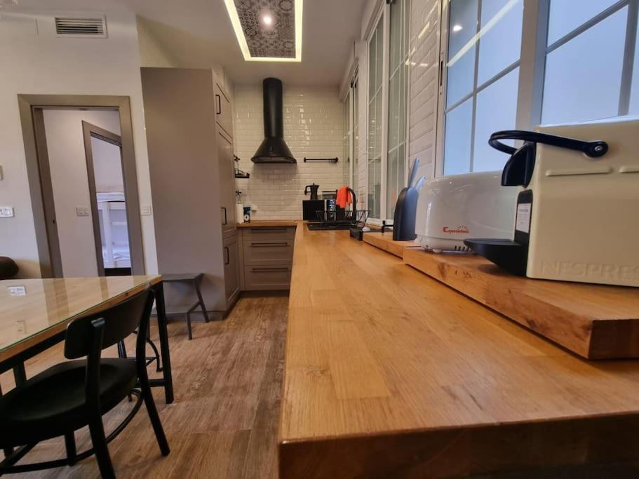 Apartamento Exclusividad A Pie De La Torre De La Catedral Granada