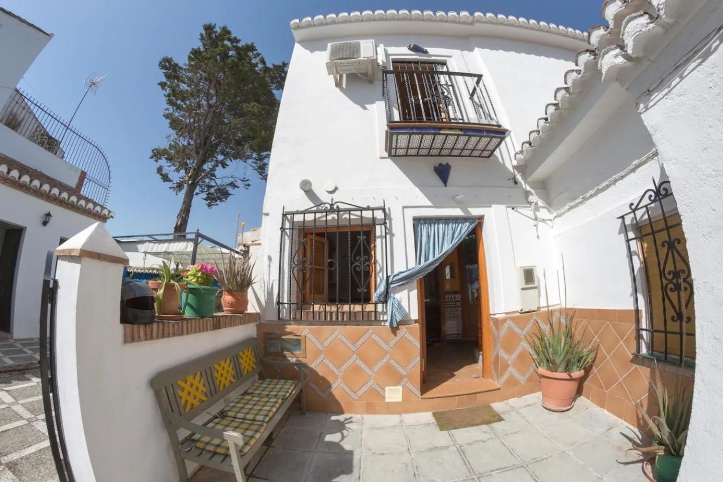 Lola's Winery House, Andalusian Patio Granada