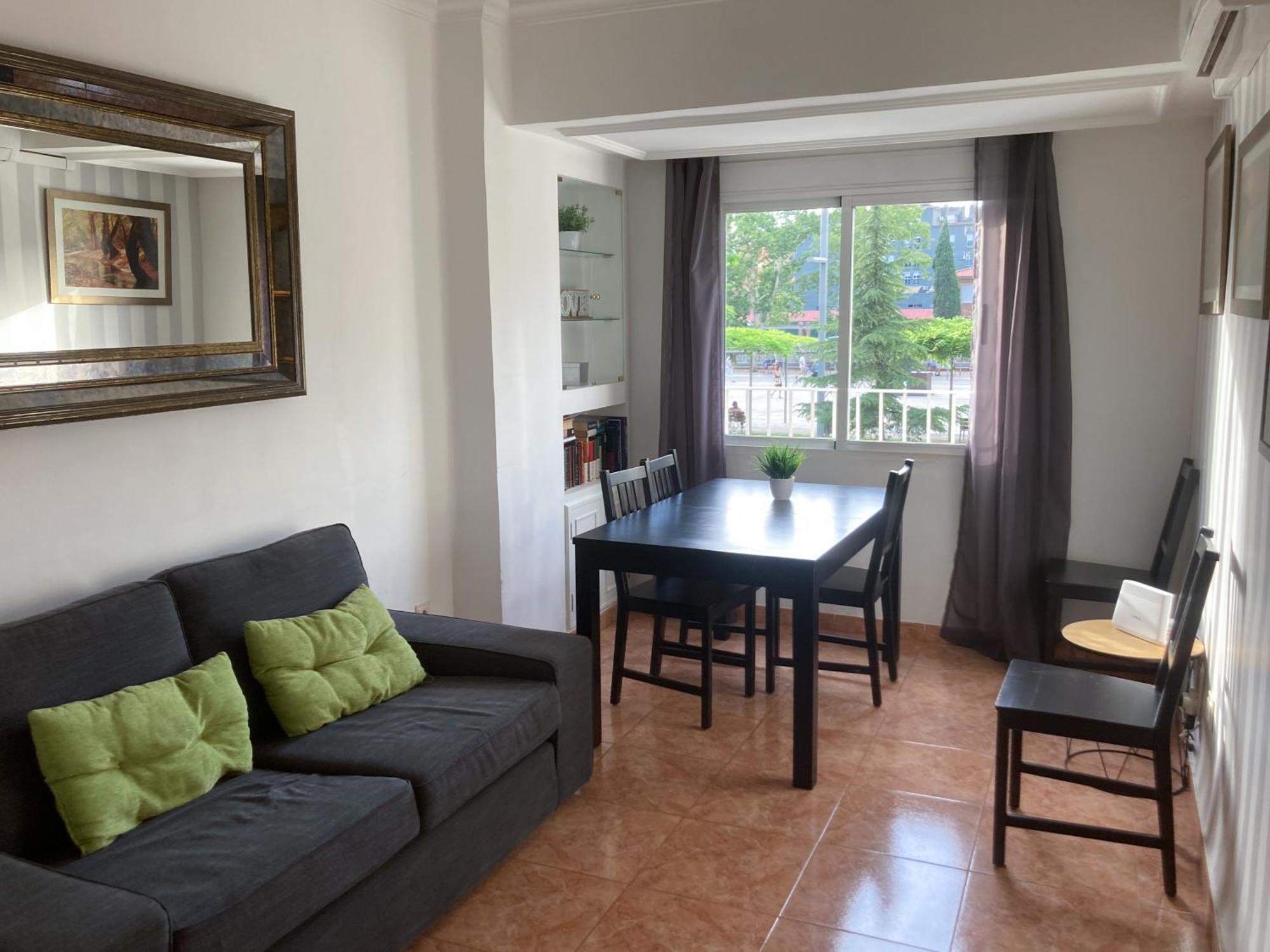 Luninoso Y Practico En El Centro Con Amplio Parking Incluido Apartamento Granada