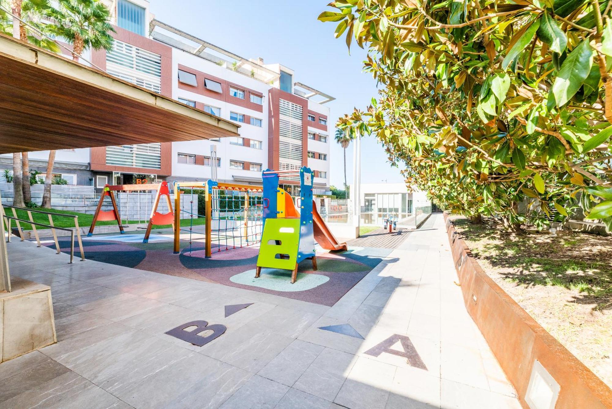 Apartment Tuguest Avenida De La Investigacion - Free Parking Granada