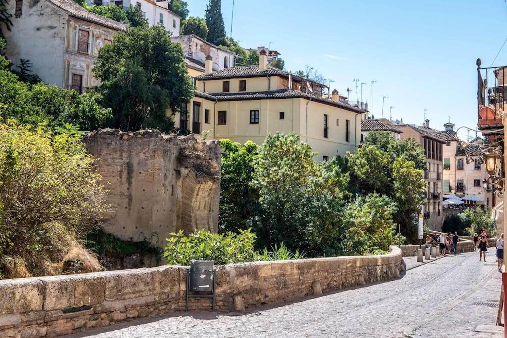Frente A La Alhambra Granada
