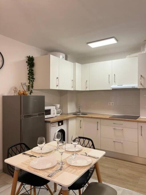 Apartamento Acogedor Piso A Un Paso De Capital. Granada