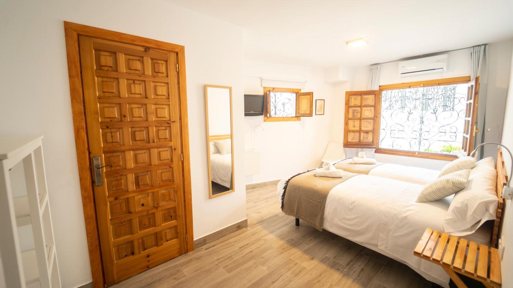 Homestay Carmen San Luis Albaicin, *