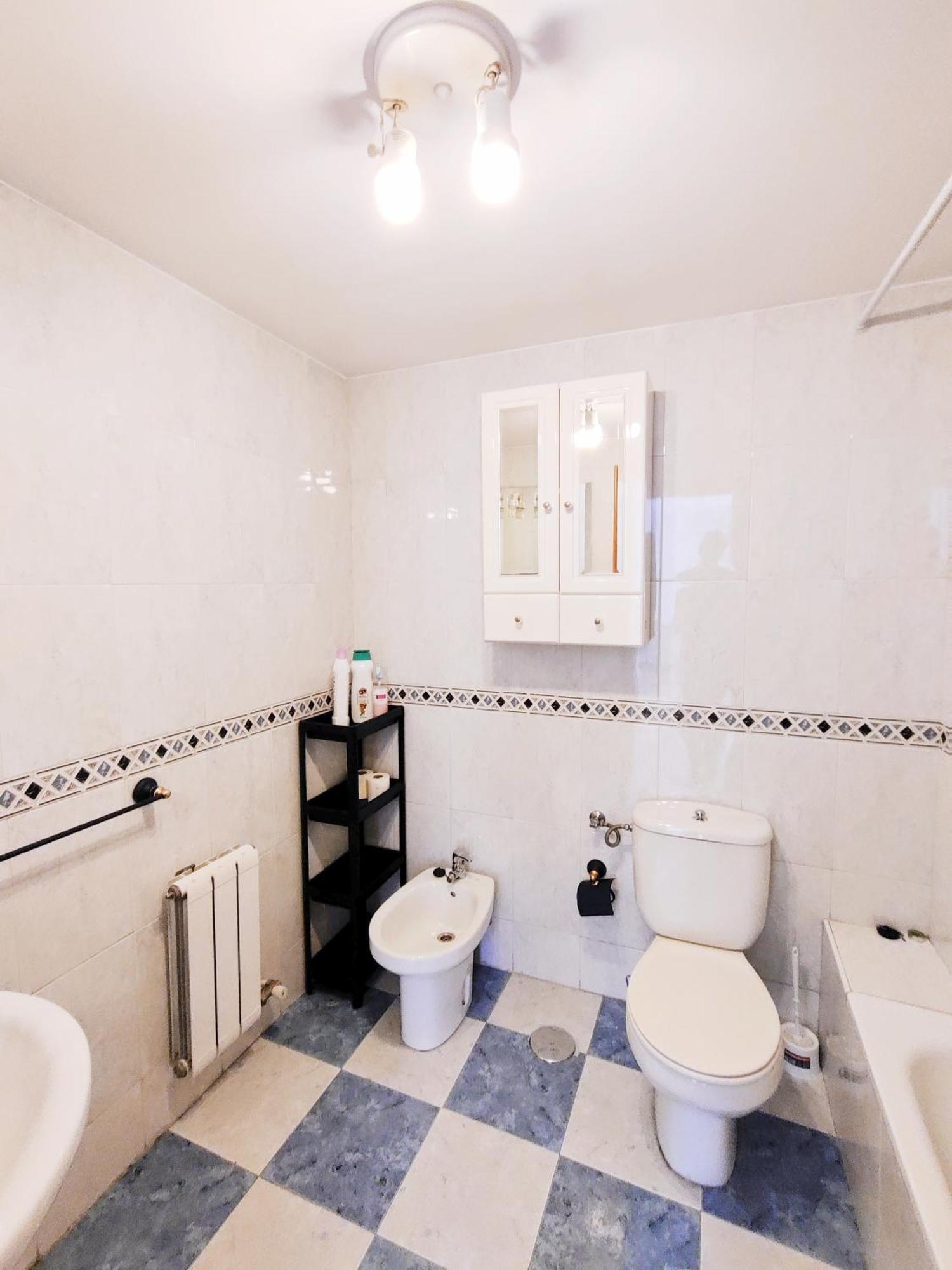 Apartamento, Piscina Y Parking Tico Medina *