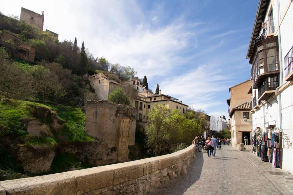 Alhambra Enamora 2. Paseo De Tristes Views 1-b