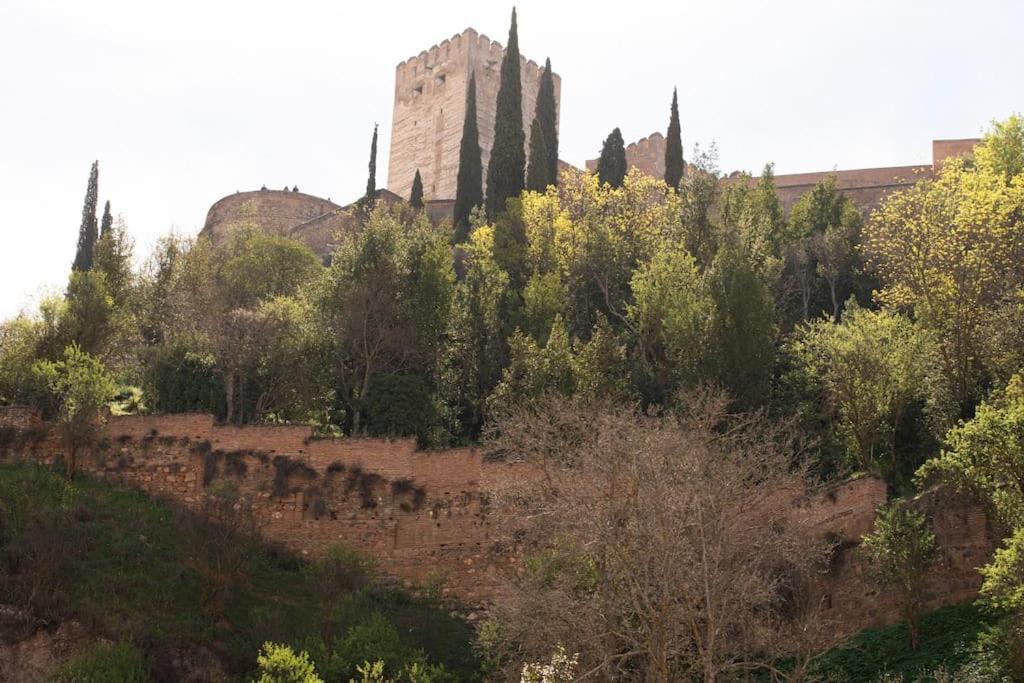 Alhambra Enamora 2. Paseo De Tristes Views 1-b * Granada