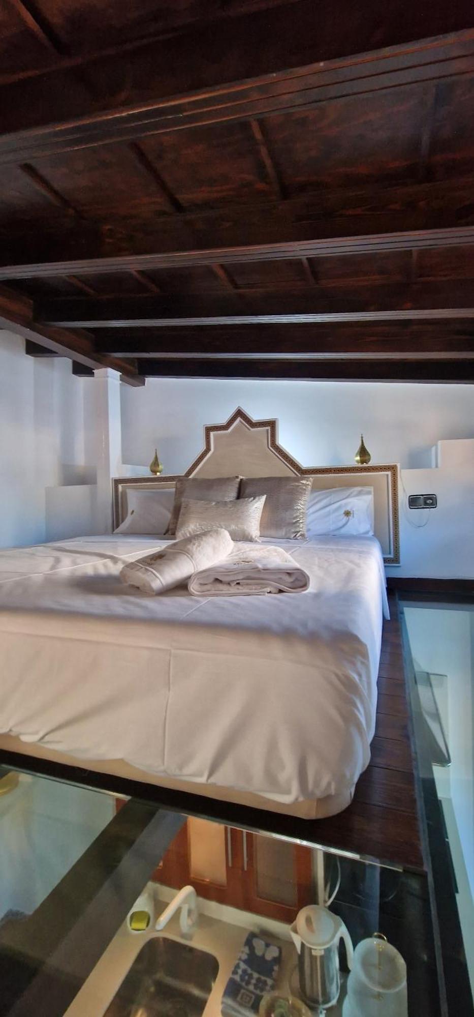 Adanar-apartamentos Muralla Ziri *