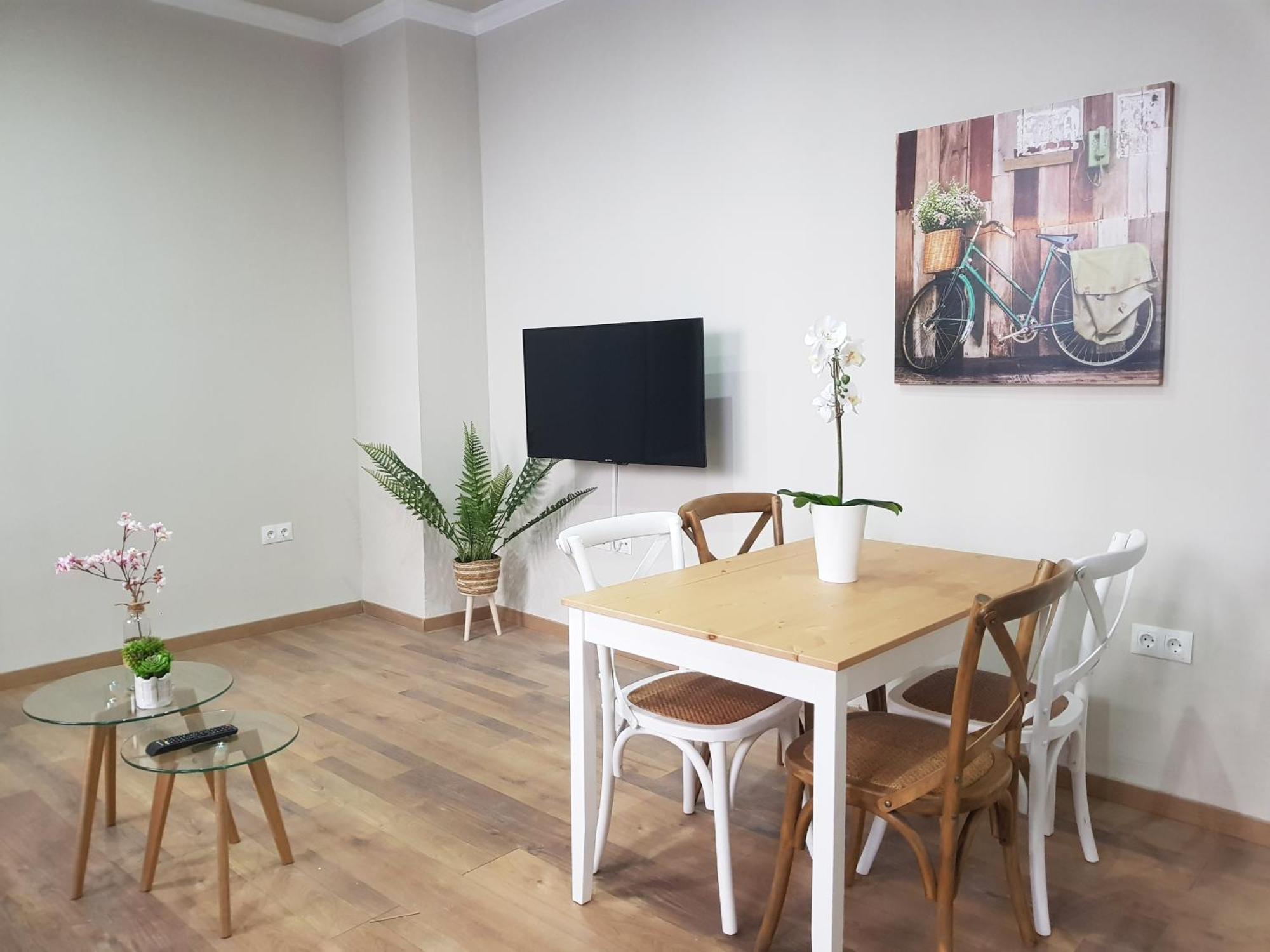 Apartamento Alhambra 3000 *