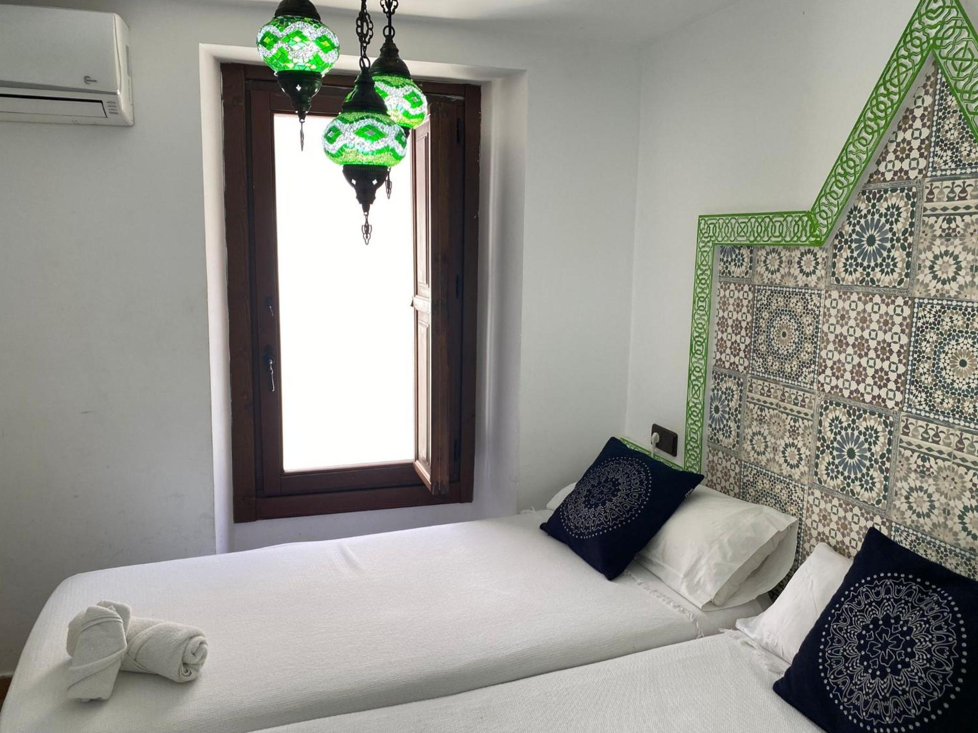 Patrimonio Arabe Vista A La Alhambra Guest house *