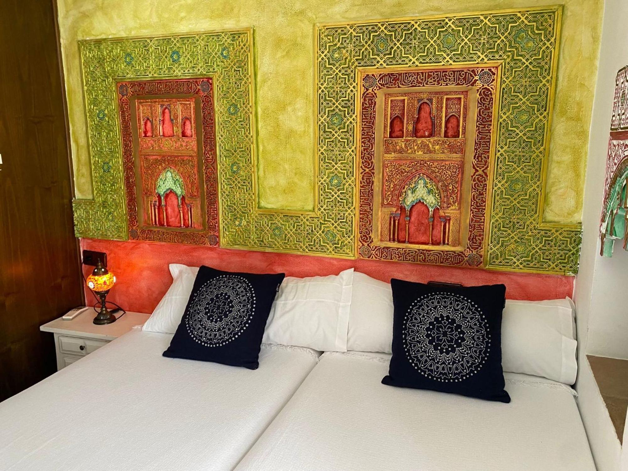 Patrimonio Arabe Vista A La Alhambra Guest house