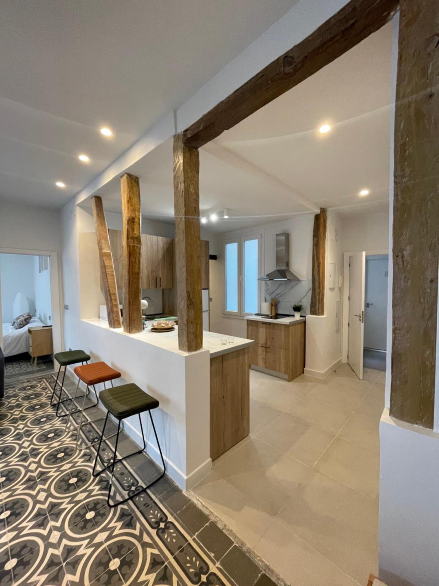 Centrico Y Amplio Alhondiga Apartamento