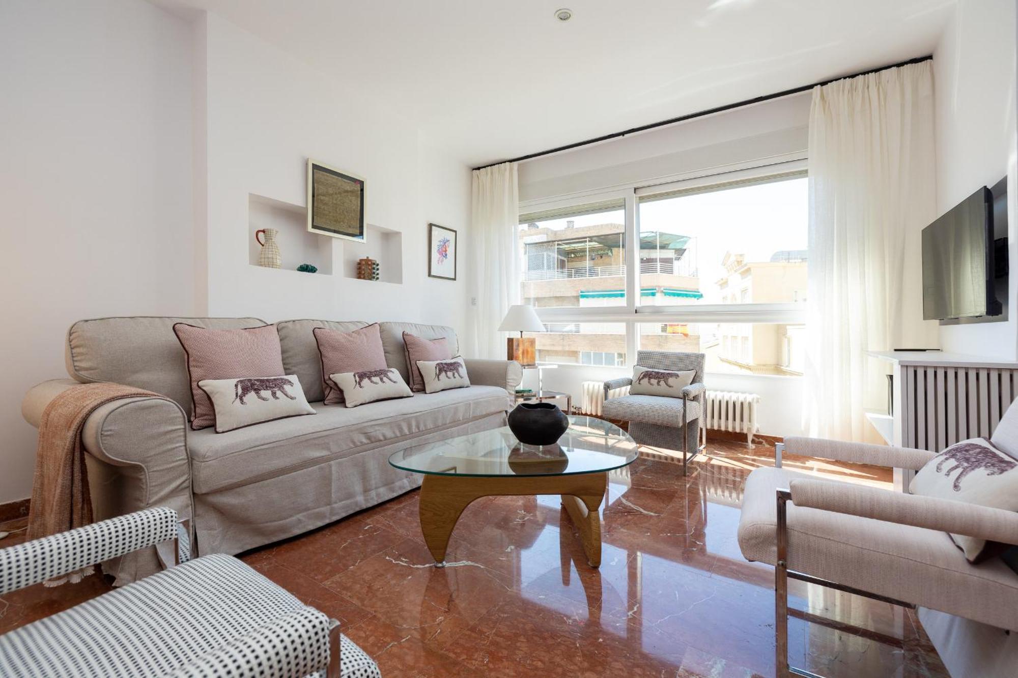 Gran Via Cathedral Apartment *