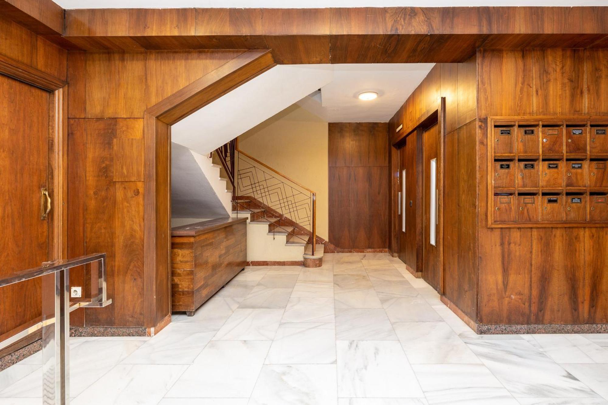 Gran Via Cathedral Apartment *